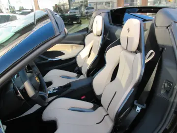 FERRARI 296 GTS Lift Carbon JBL Kamera