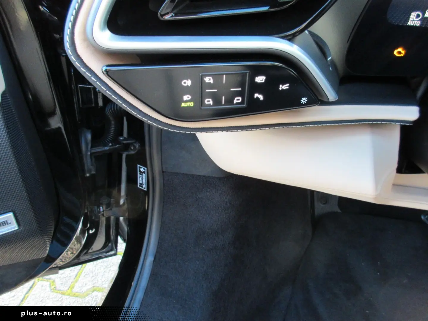 FERRARI 296 GTS Lift Carbon JBL Kamera