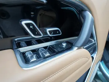 LAND ROVER Range Rover P550e Autobiography Hybrid EU6e Park