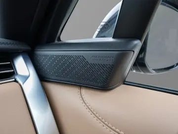 LAND ROVER Range Rover P550e Autobiography Hybrid EU6e Park