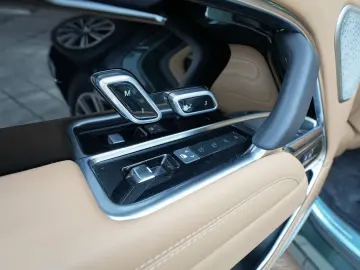 LAND ROVER Range Rover P550e Autobiography Hybrid EU6e Park