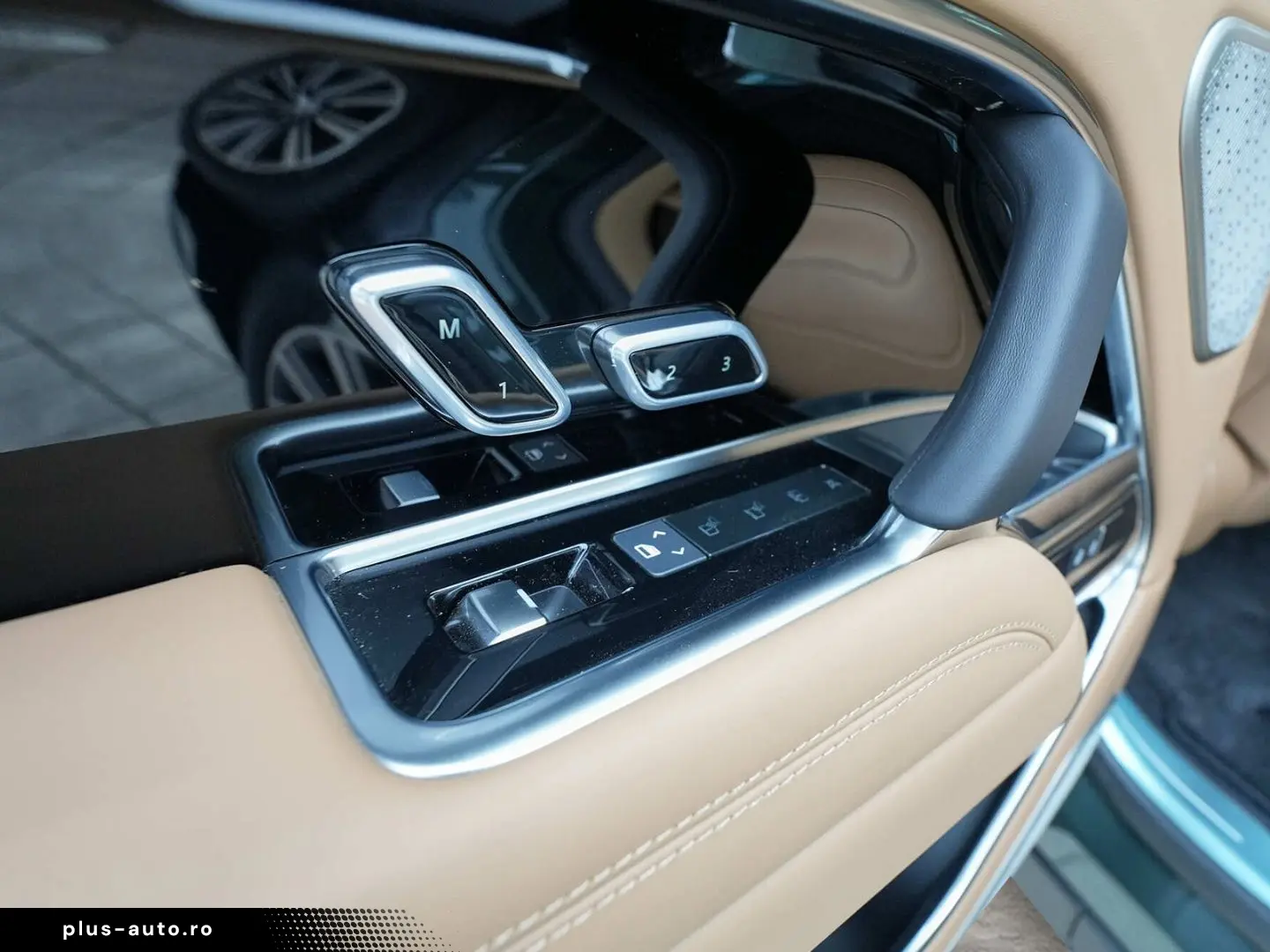 LAND ROVER Range Rover P550e Autobiography Hybrid EU6e Park