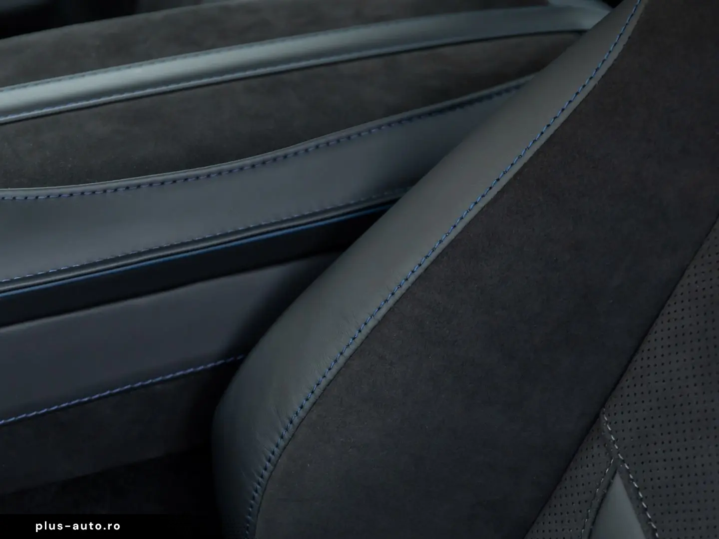 ASTON MARTIN DBS Coupe - Q Seychelles Blue - Alcantara Black