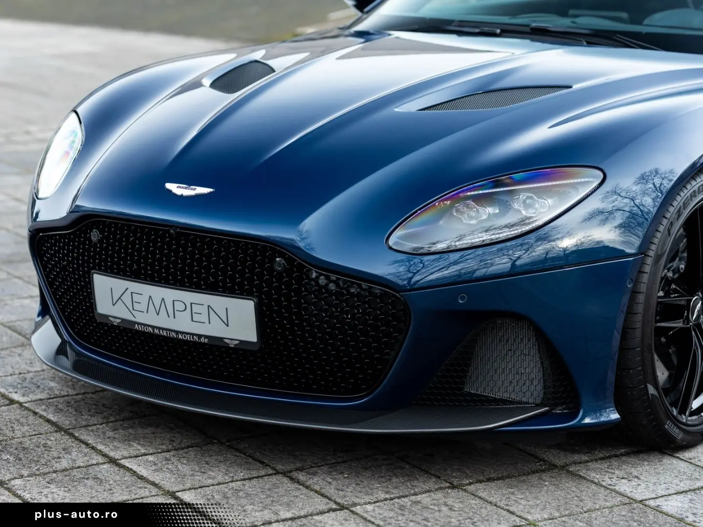 ASTON MARTIN DBS Coupe - Q Seychelles Blue - Alcantara Black