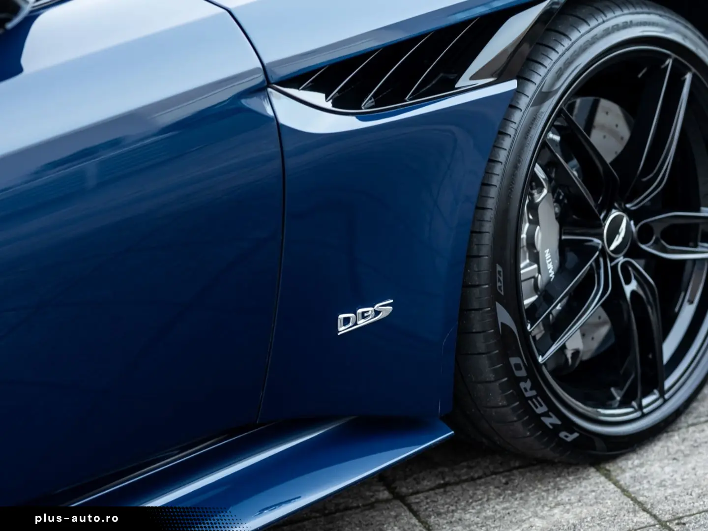 ASTON MARTIN DBS Coupe - Q Seychelles Blue - Alcantara Black