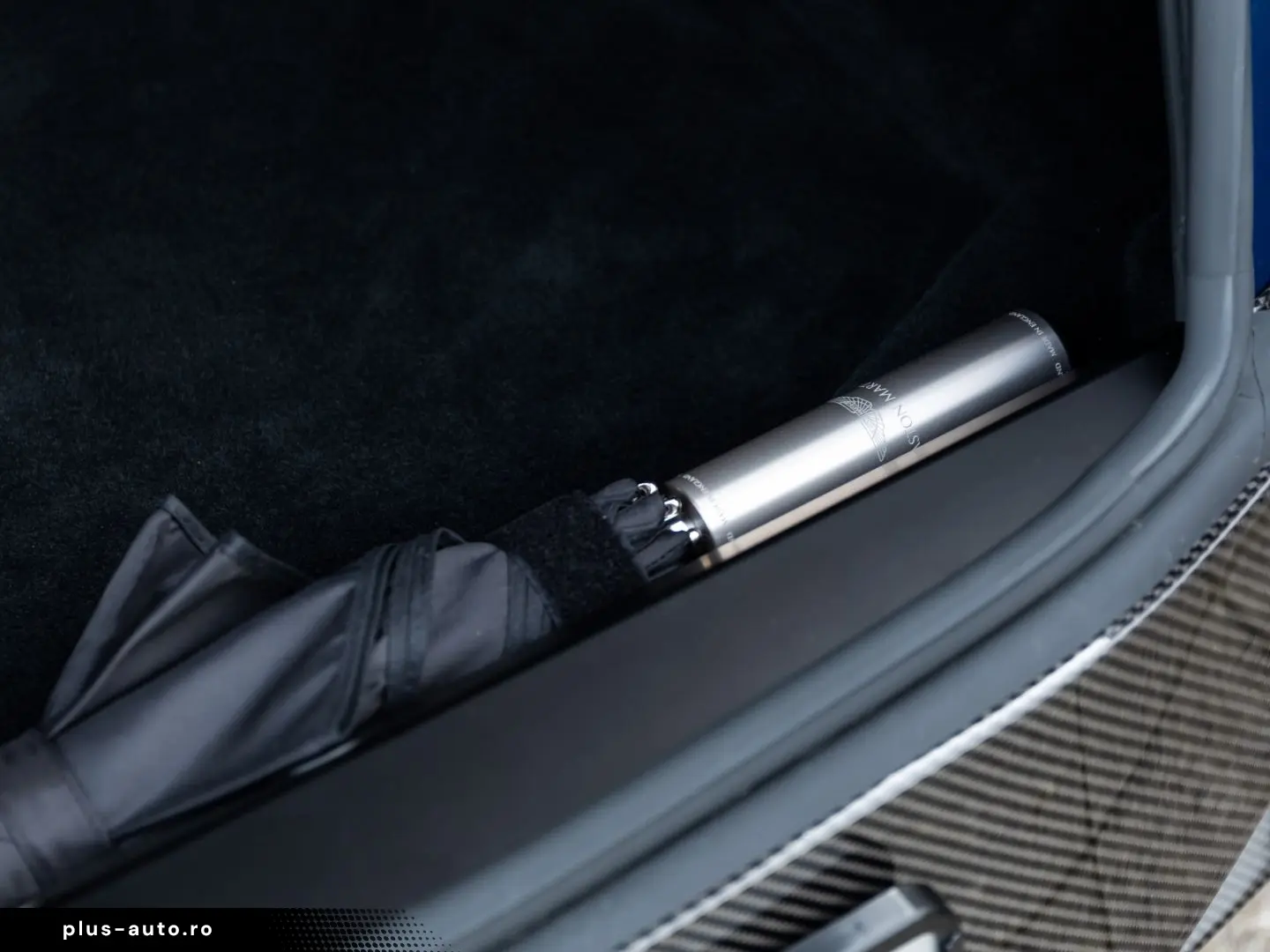 ASTON MARTIN DBS Coupe - Q Seychelles Blue - Alcantara Black