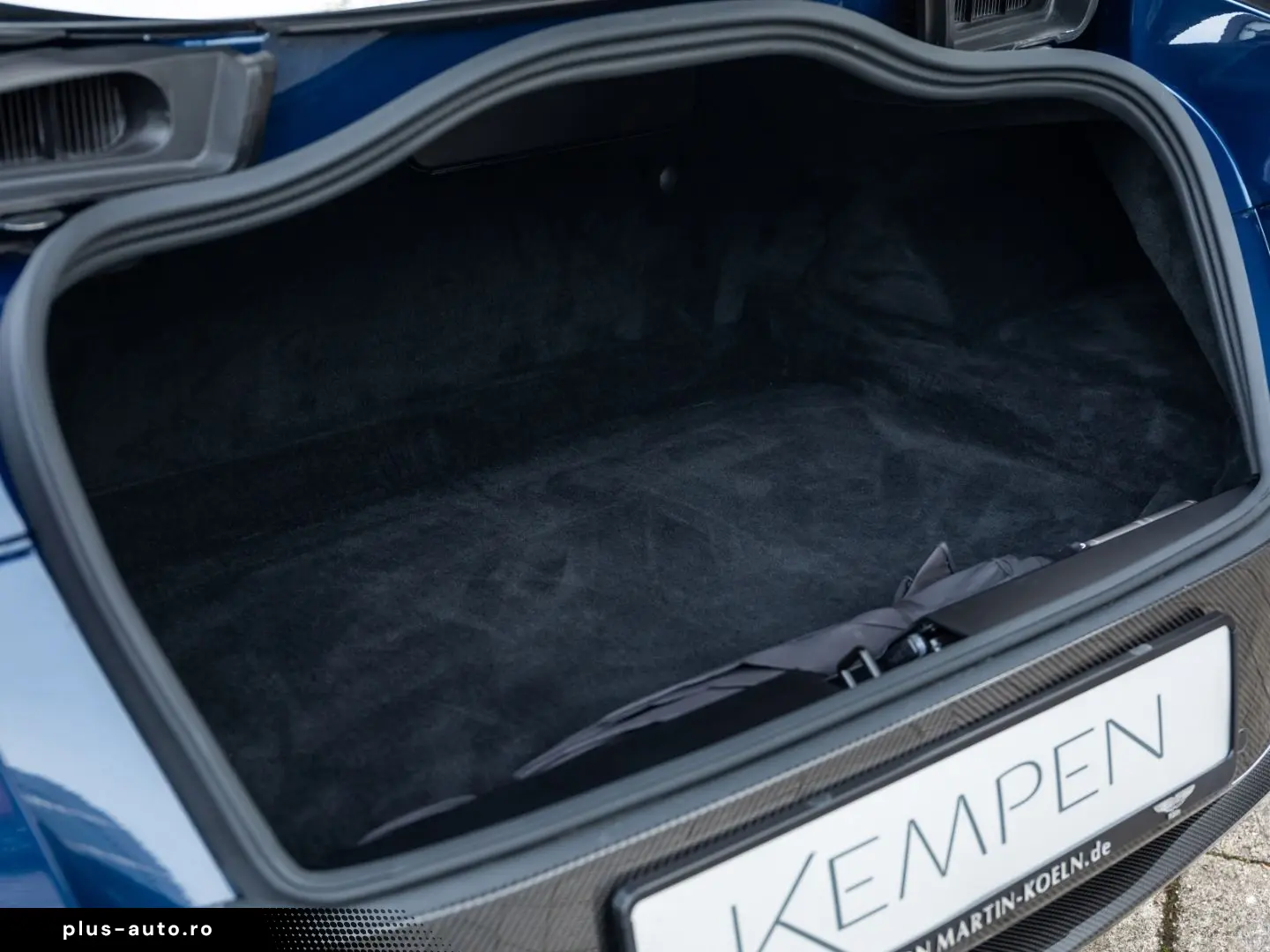 ASTON MARTIN DBS Coupe - Q Seychelles Blue - Alcantara Black