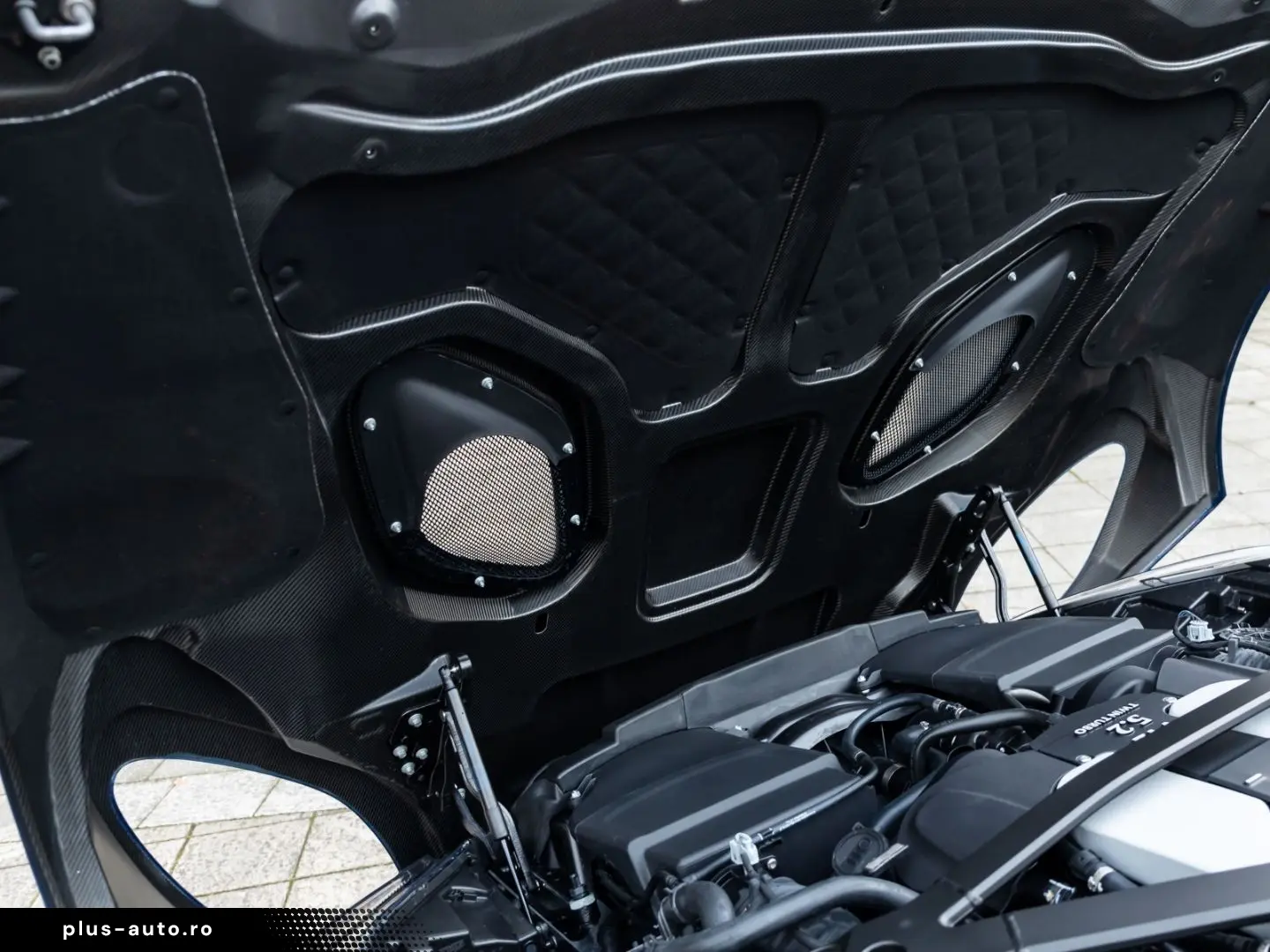 ASTON MARTIN DBS Coupe - Q Seychelles Blue - Alcantara Black