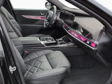 BMW 740 d xDr M Sport  TV spate