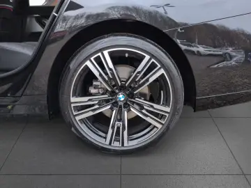 BMW 740 d xDr M Sport  TV spate