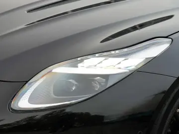 ASTON MARTIN DB12 Volante Californian Poppy Carbonbr&hellip;