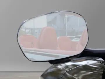 ASTON MARTIN DB12 Volante Californian Poppy Carbonbr&hellip;