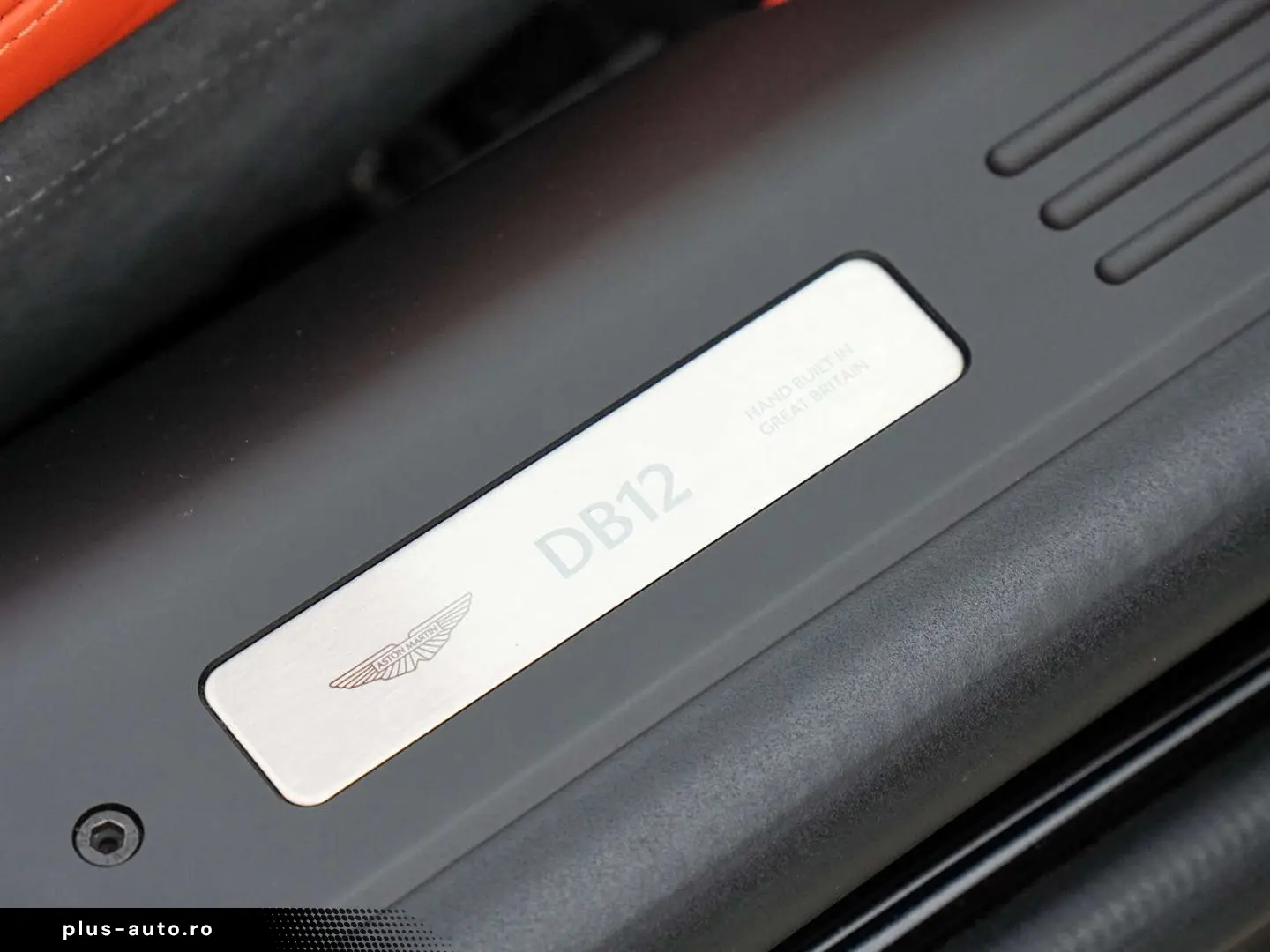 ASTON MARTIN DB12 Volante Californian Poppy Carbonbr&hellip;