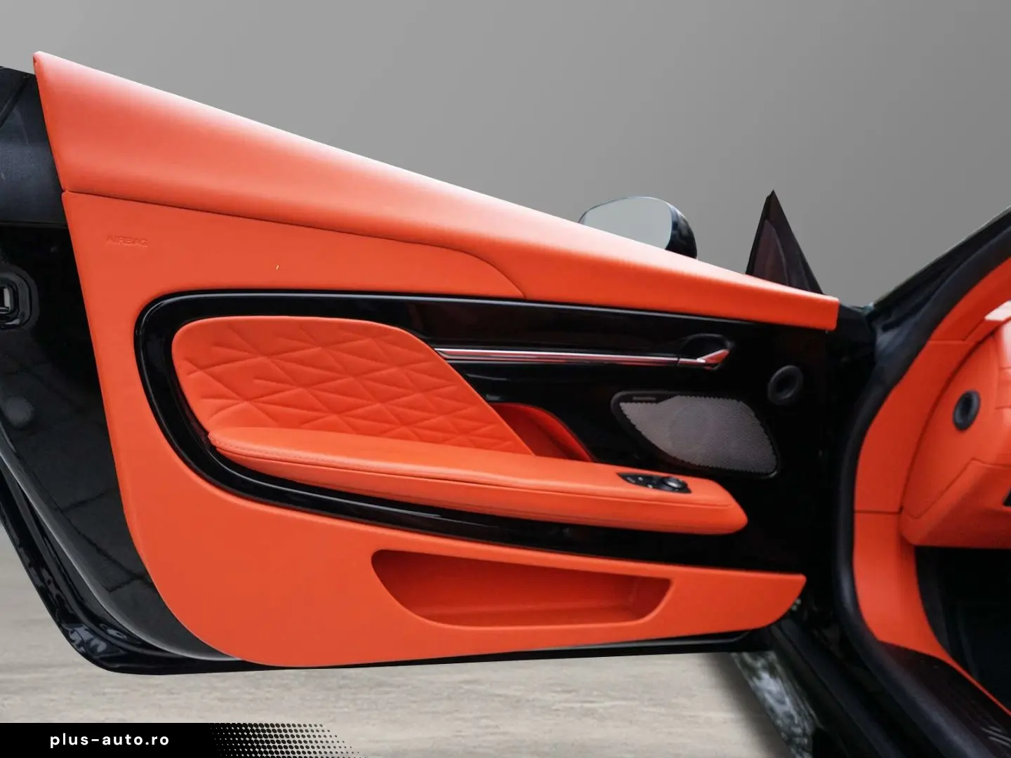 ASTON MARTIN DB12 Volante Californian Poppy Carbonbr&hellip;