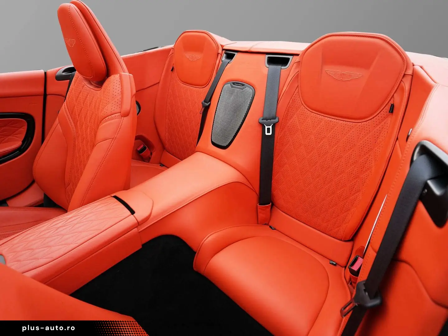 ASTON MARTIN DB12 Volante Californian Poppy Carbonbr&hellip;