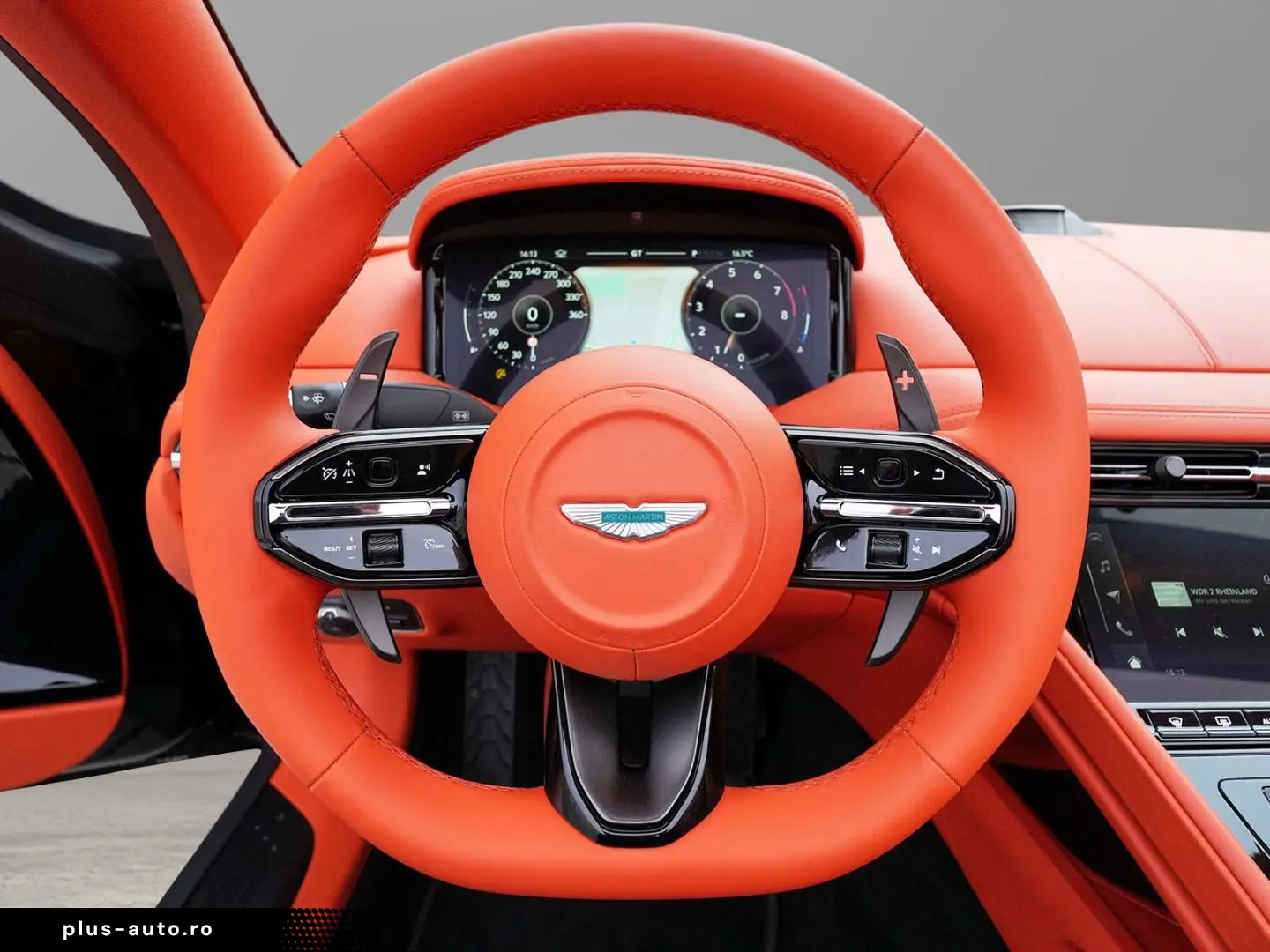 ASTON MARTIN DB12 Volante Californian Poppy Carbonbr&hellip;