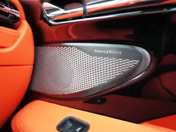 ASTON MARTIN DB12 Volante Californian Poppy Carbonbr&hellip;