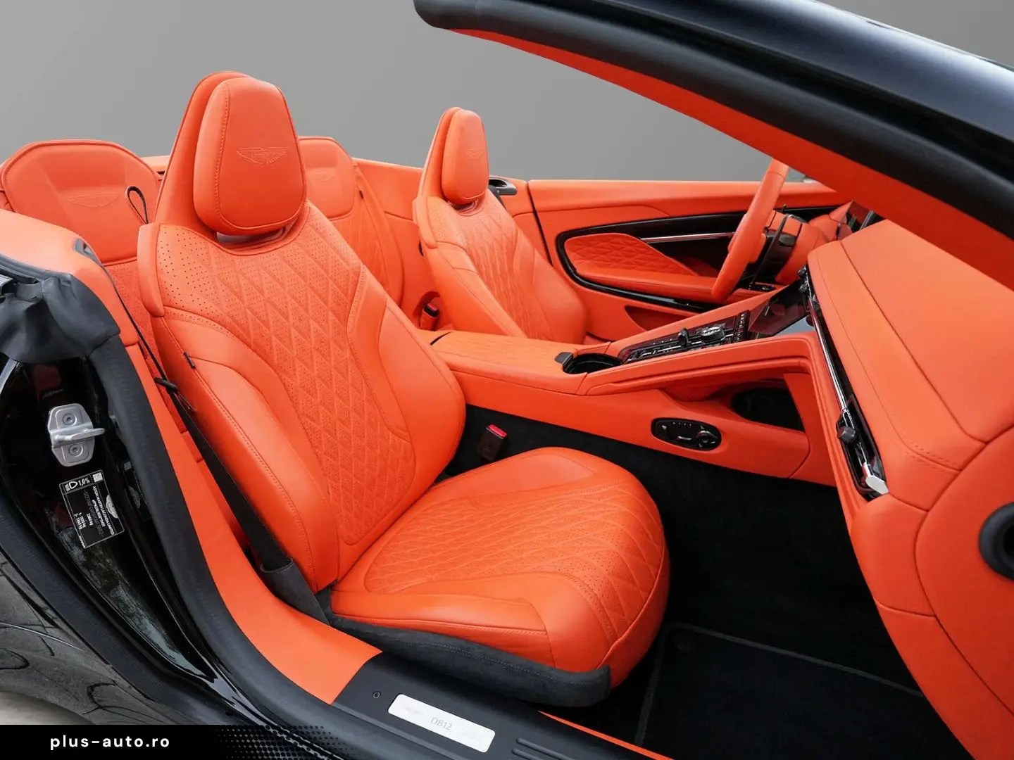 ASTON MARTIN DB12 Volante Californian Poppy Carbonbr&hellip;