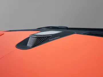 ASTON MARTIN DB12 Volante Californian Poppy Carbonbr&hellip;