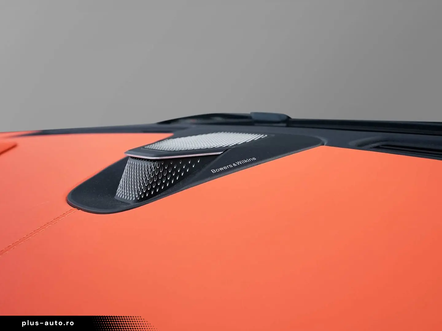 ASTON MARTIN DB12 Volante Californian Poppy Carbonbr&hellip;