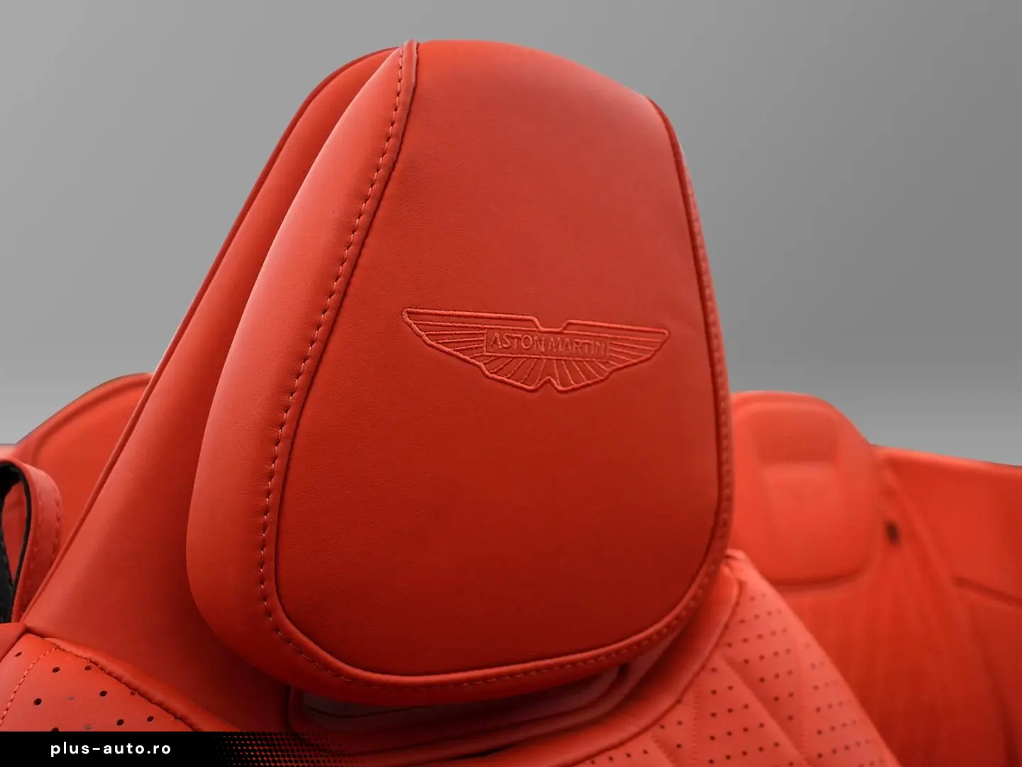 ASTON MARTIN DB12 Volante Californian Poppy Carbonbr&hellip;