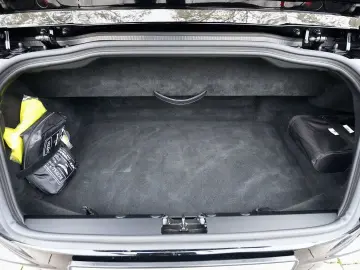 ASTON MARTIN DB12 Volante Californian Poppy Carbonbr&hellip;