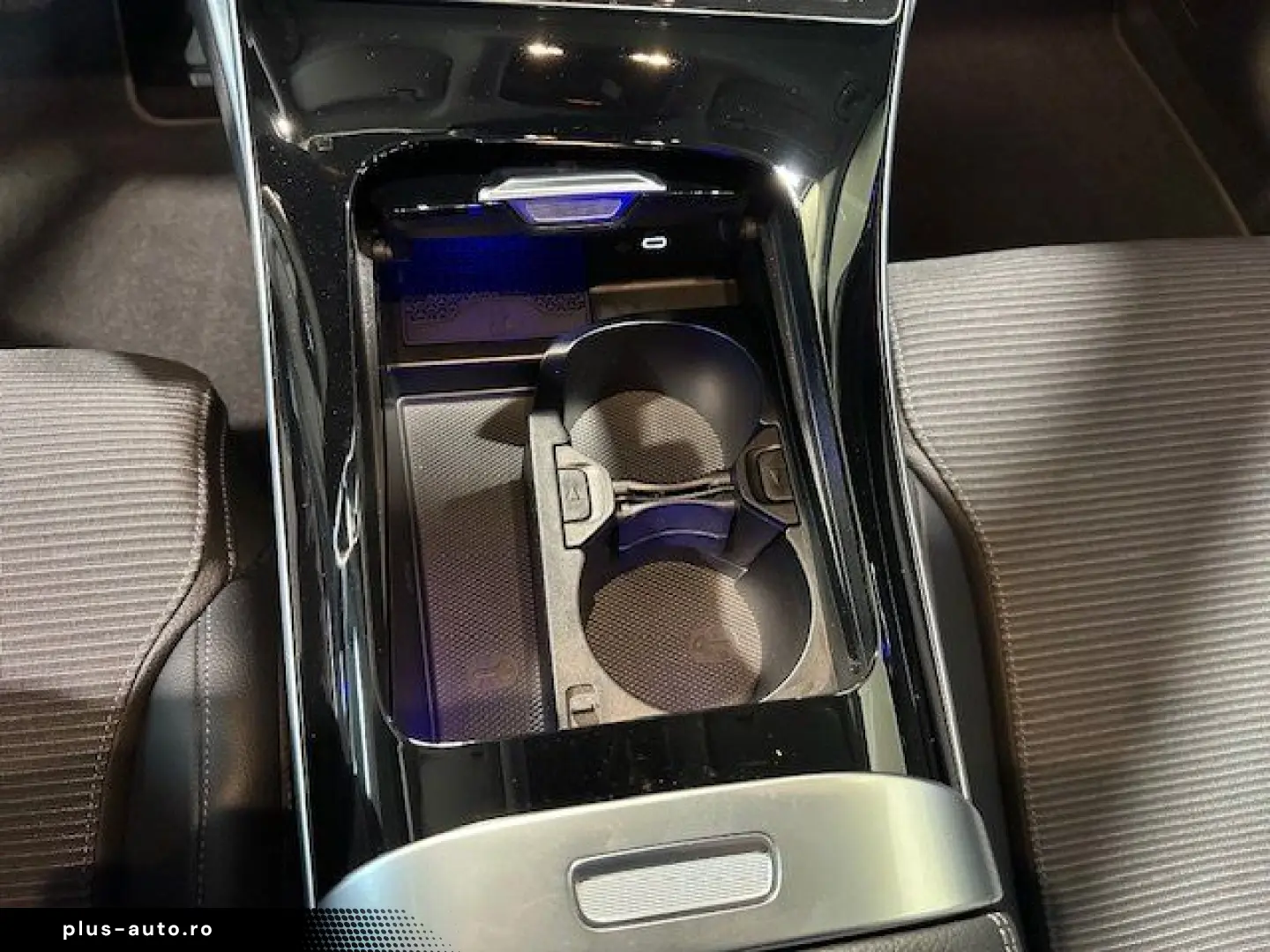 MERCEDES-BENZ C 300 4M Avantgarde MBUX  LED Ambien Totw