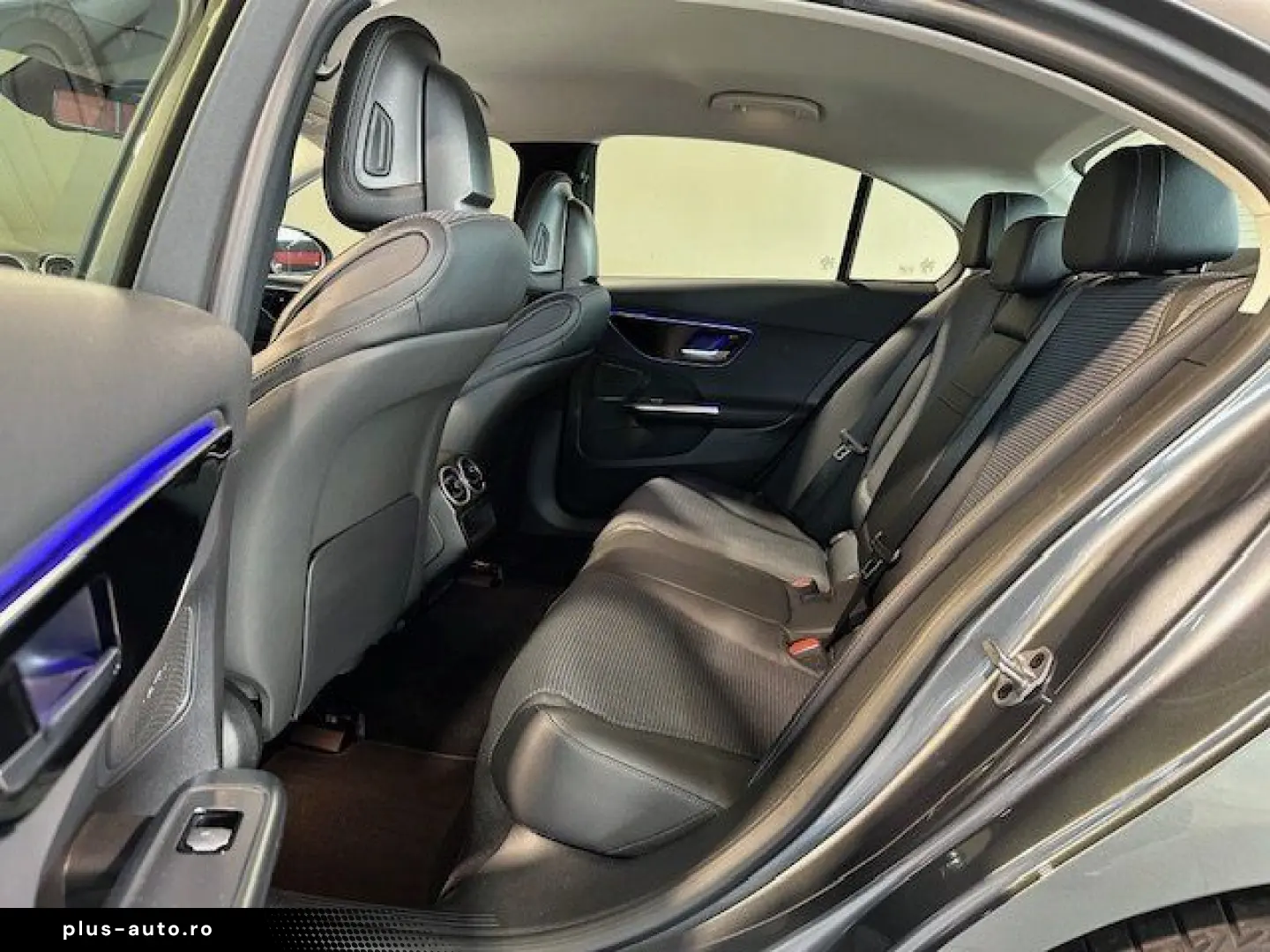 MERCEDES-BENZ C 300 4M Avantgarde MBUX  LED Ambien Totw