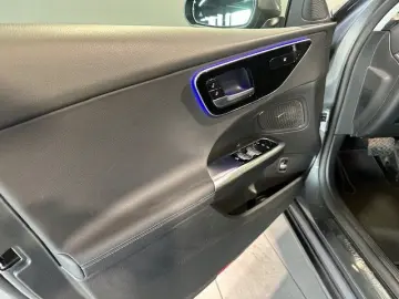 MERCEDES-BENZ C 300 4M Avantgarde MBUX  LED Ambien Totw