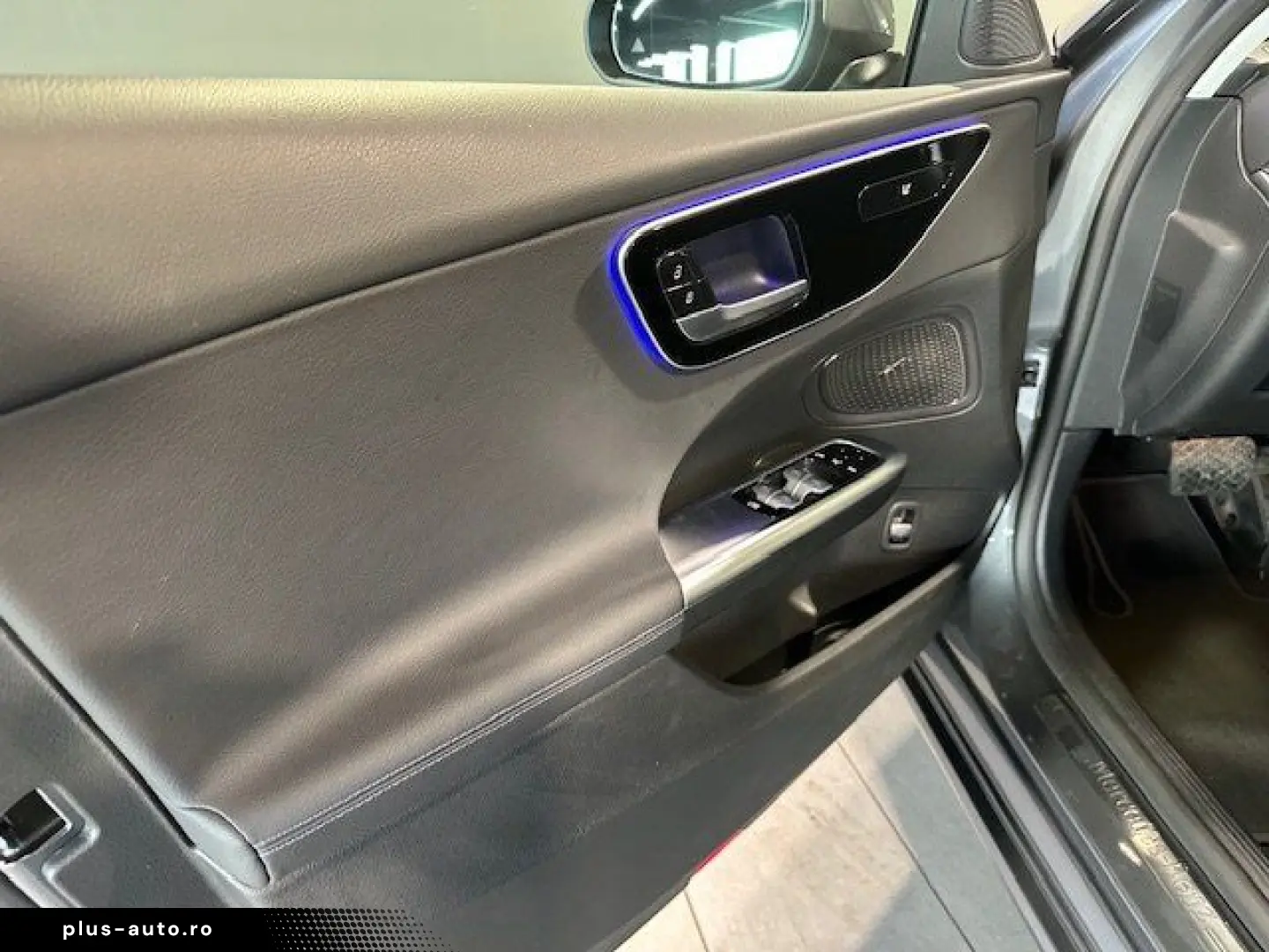 MERCEDES-BENZ C 300 4M Avantgarde MBUX  LED Ambien Totw