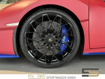 LAMBORGHINI Huracán STO FULL CARBON CAMERA LIFTING ALCANTARA