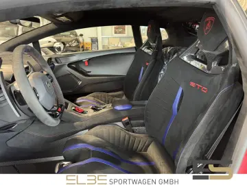 LAMBORGHINI Huracán STO FULL CARBON CAMERA LIFTING ALCANTARA