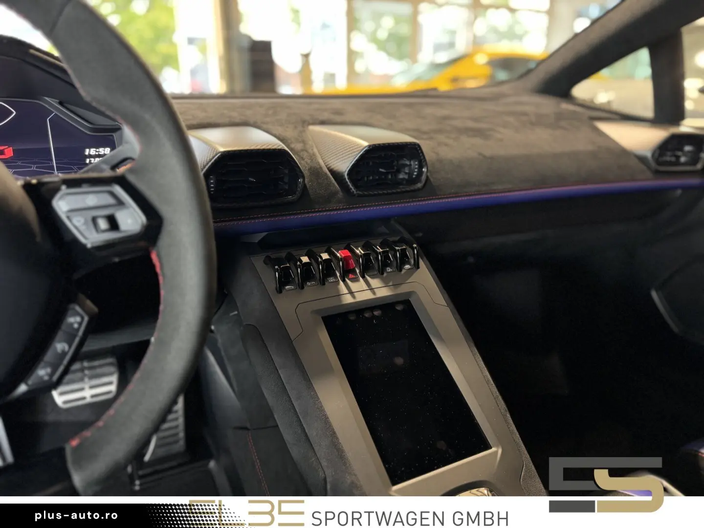 LAMBORGHINI Huracán STO FULL CARBON CAMERA LIFTING ALCANTARA