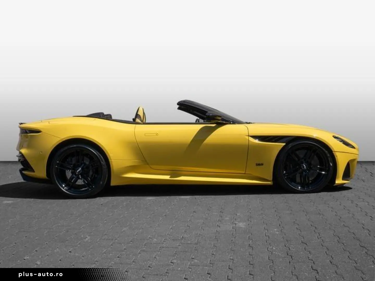 ASTON MARTIN DBS Volante Frosted Glass Yellow Carbon