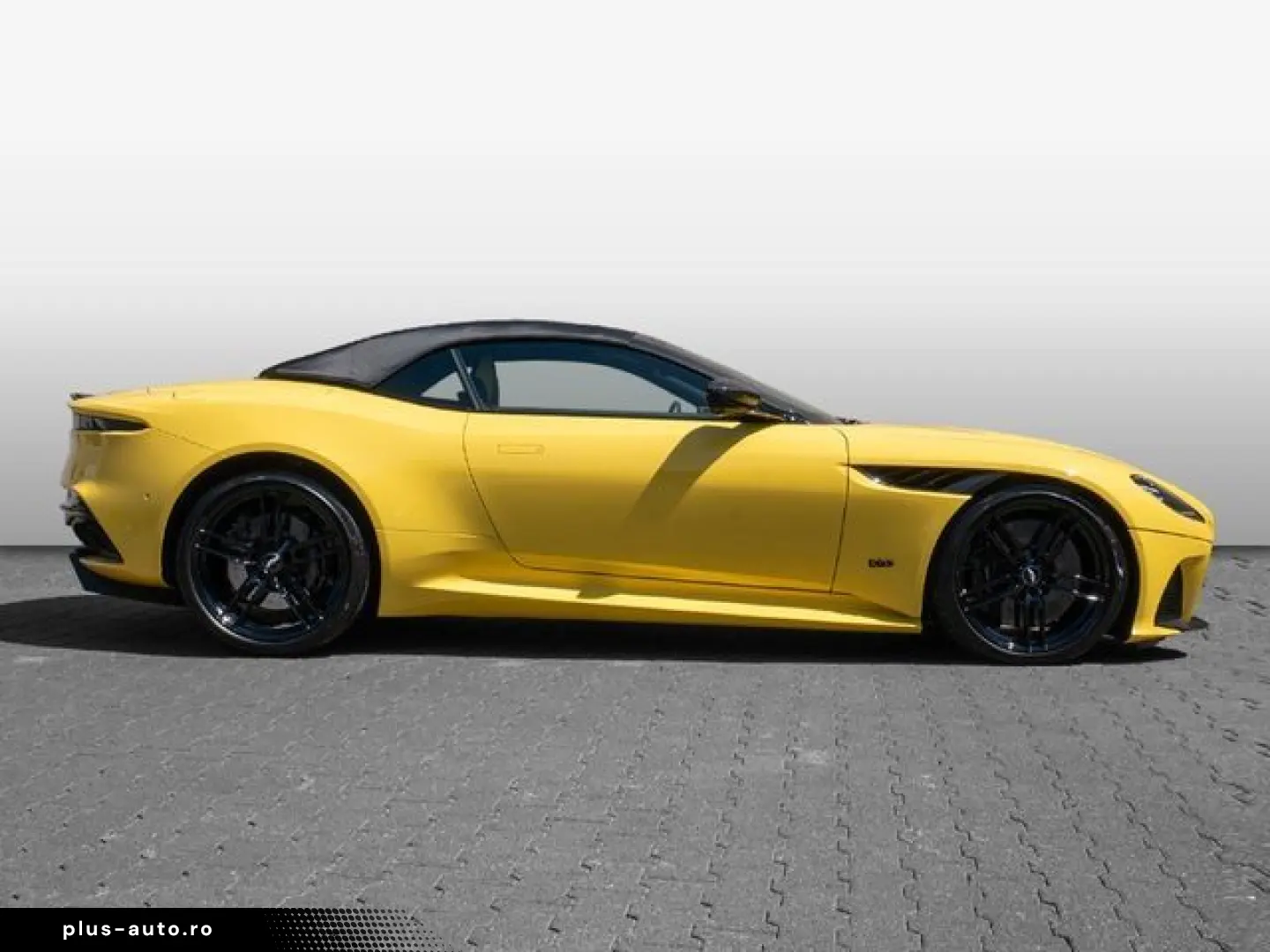 ASTON MARTIN DBS Volante Frosted Glass Yellow Carbon