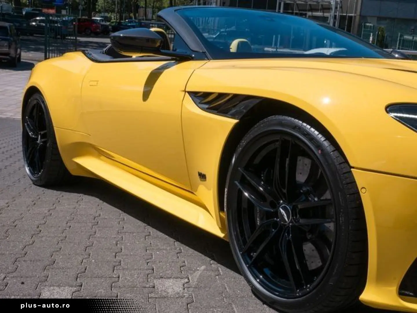 ASTON MARTIN DBS Volante Frosted Glass Yellow Carbon