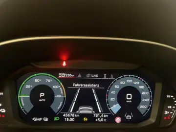 AUDI Q3 Sportback 45 TFSI e S tronic LED PANO MMI