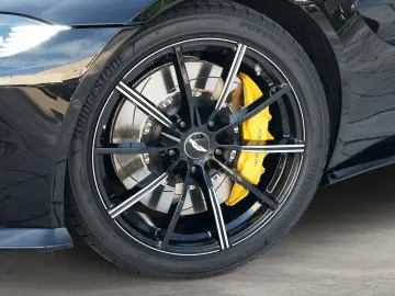ASTON MARTIN Vantage Roadster Onyx Black   Obsidian Black