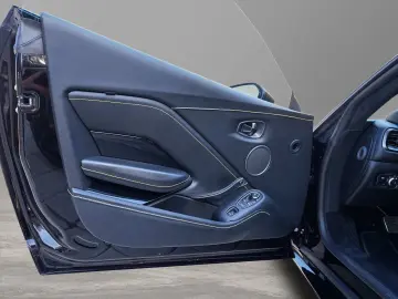 ASTON MARTIN Vantage Roadster Onyx Black   Obsidian Black