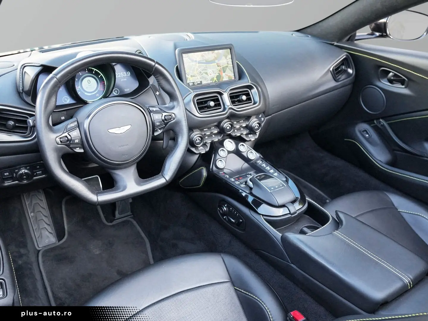 ASTON MARTIN Vantage Roadster Onyx Black   Obsidian Black