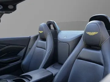 ASTON MARTIN Vantage Roadster Onyx Black   Obsidian Black