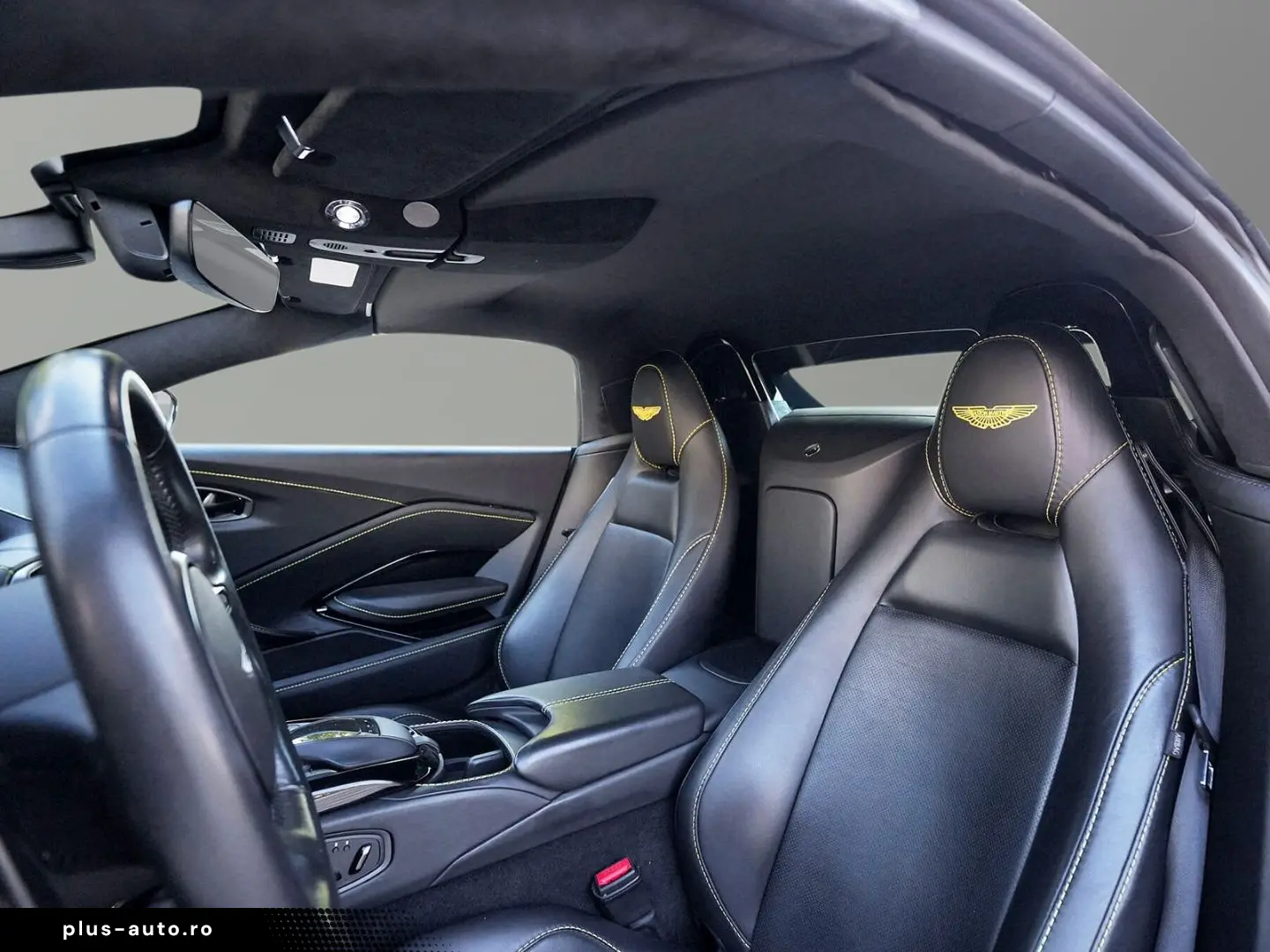 ASTON MARTIN Vantage Roadster Onyx Black   Obsidian Black