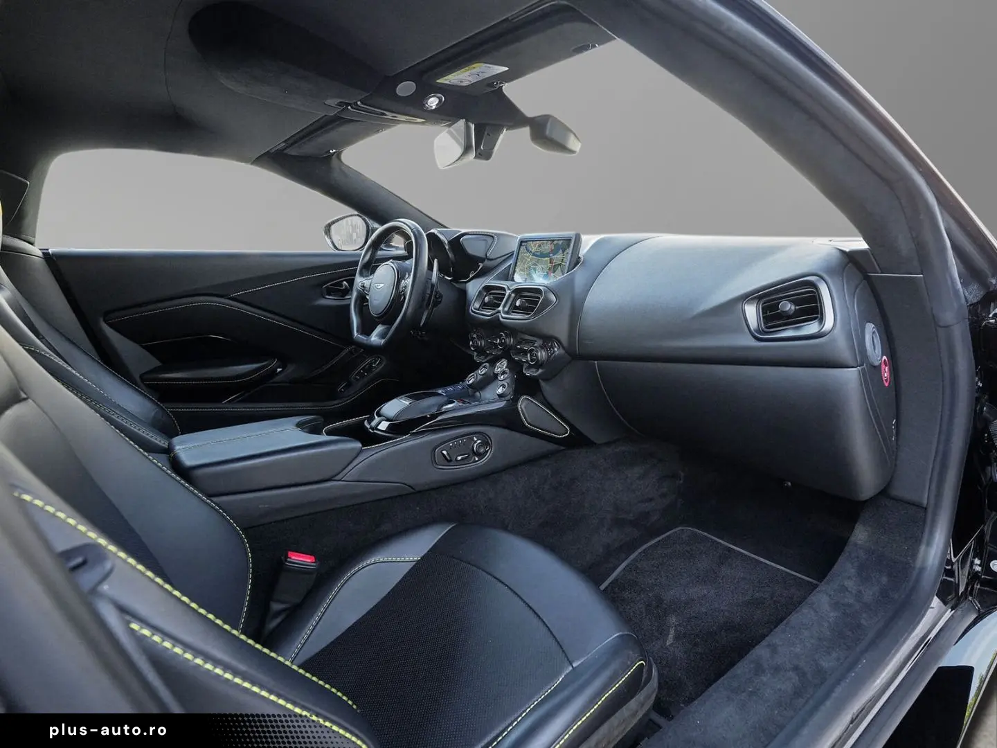 ASTON MARTIN Vantage Roadster Onyx Black   Obsidian Black