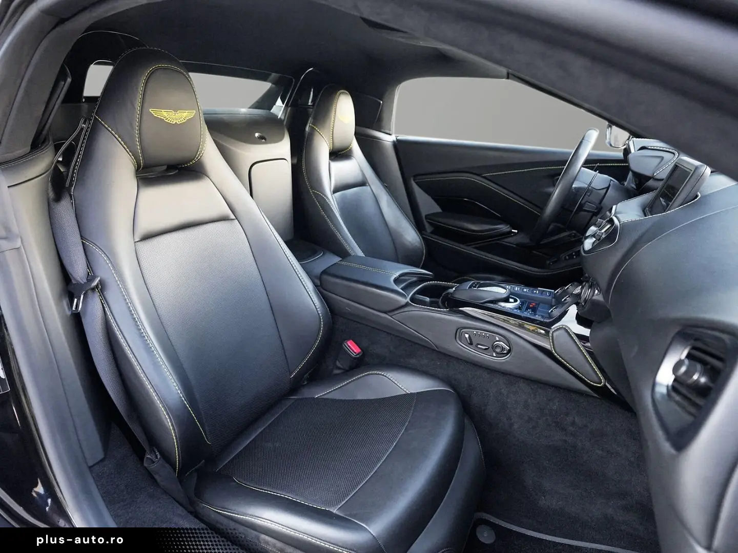 ASTON MARTIN Vantage Roadster Onyx Black   Obsidian Black