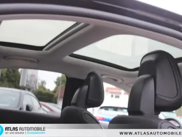 MERCEDES-BENZ C 300 e 4Matic Avantgarde LED=PANO=LEDER