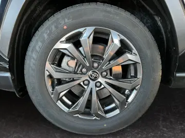 TOYOTA RAV 4 2.0 4x2 Team D  LED ACC CAM SHZ CarPlay PD