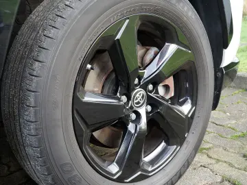 TOYOTA RAV 4 2.5 Hybrid Style Selection