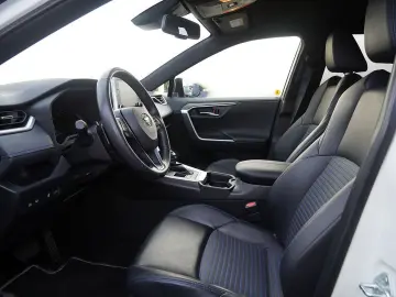 TOYOTA RAV 4 2.5 Hybrid Style Selection