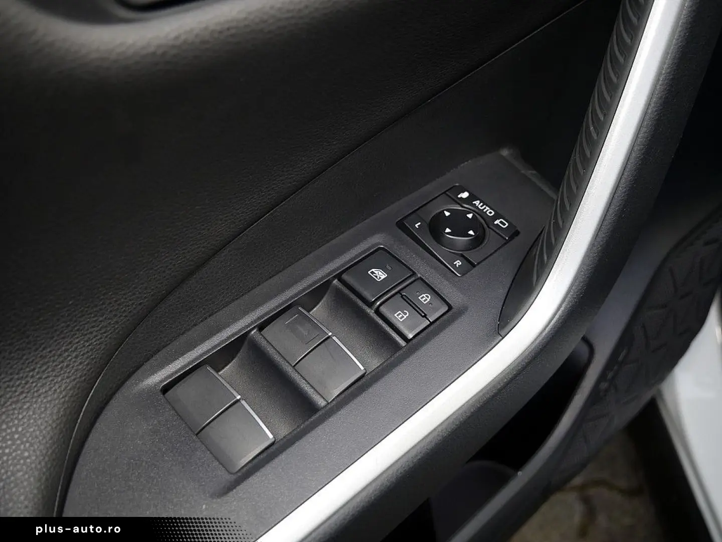 TOYOTA RAV 4 2.5 Hybrid Style Selection