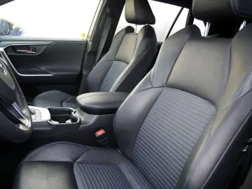 TOYOTA RAV 4 2.5 Hybrid Style Selection